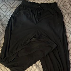 Perry ellis sweatpants, Size M.